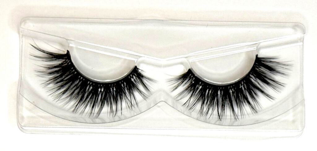 Wispy Flirty False Eyelashes Heartbreaker Labo Glam