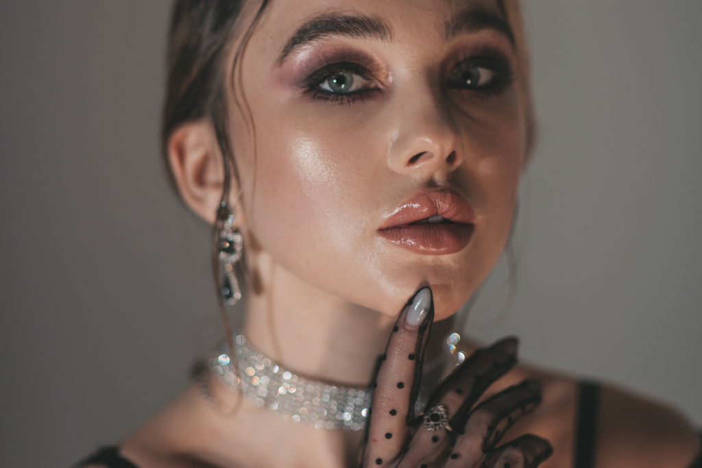 elegant woman with bold makeup and jewelry 2026 03 11 00 56 41 utc