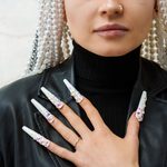 Beauty Trends We’re All Hoping Will Die in 2026 1 dxsdgsgsgsg